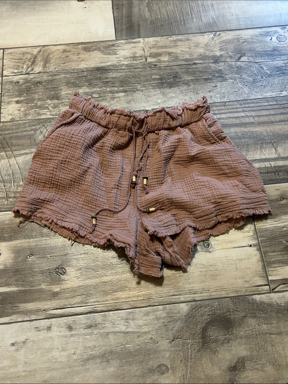 Women’s brownGauze Drawstring Shorts by indigo rein size large elastic waist